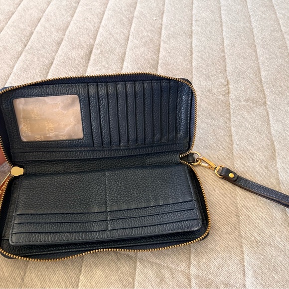 MICHAEL KORS Navy Blue Pebble Leather Full Zippered Wallet Wristlet Orig $145 - Picture 6 of 12